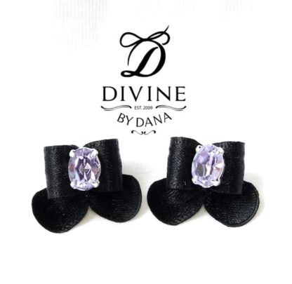 Elegant bows with a lovely large central stone